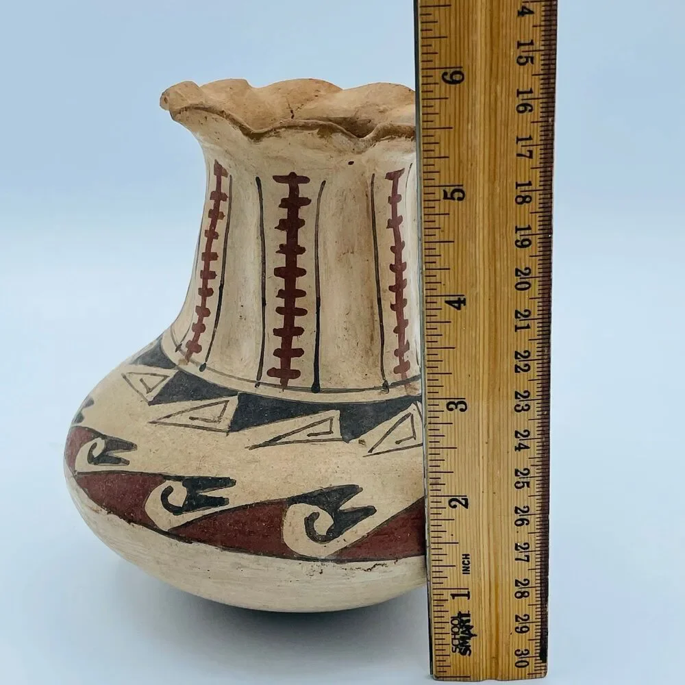 Hand Crafted Native Mexican Round Bottomed Jar Pot Signed REC. de Atila